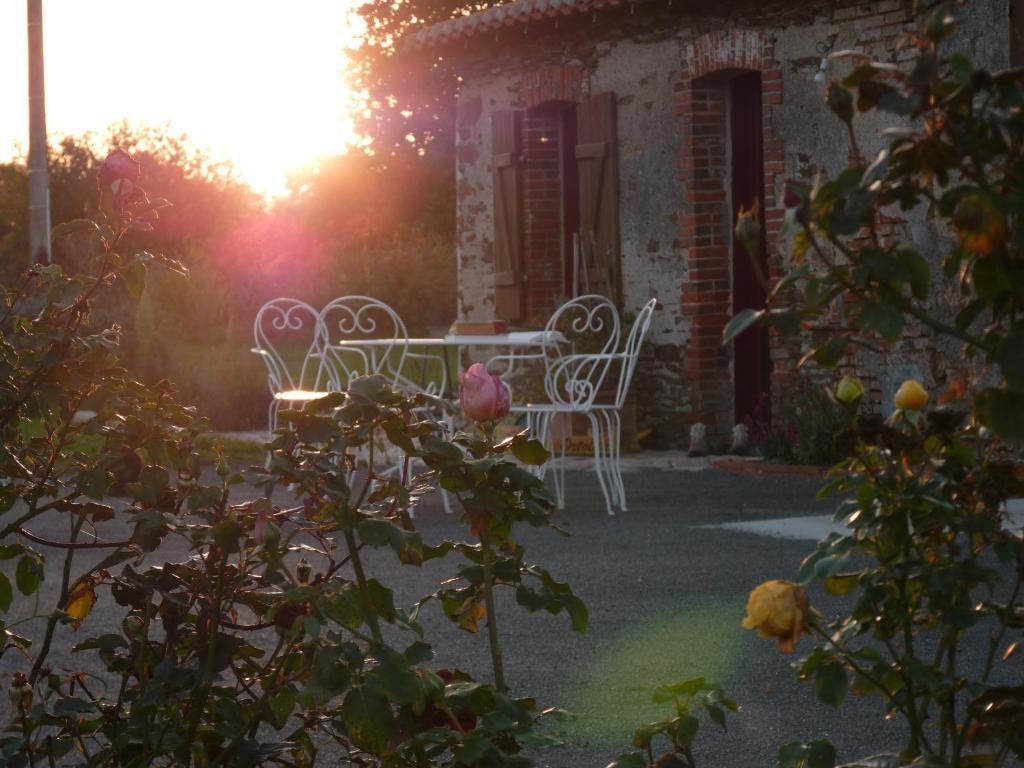 Chambres D'Hotes Le Chateau Rouge Saint-Germain-sur-Moine Luaran gambar